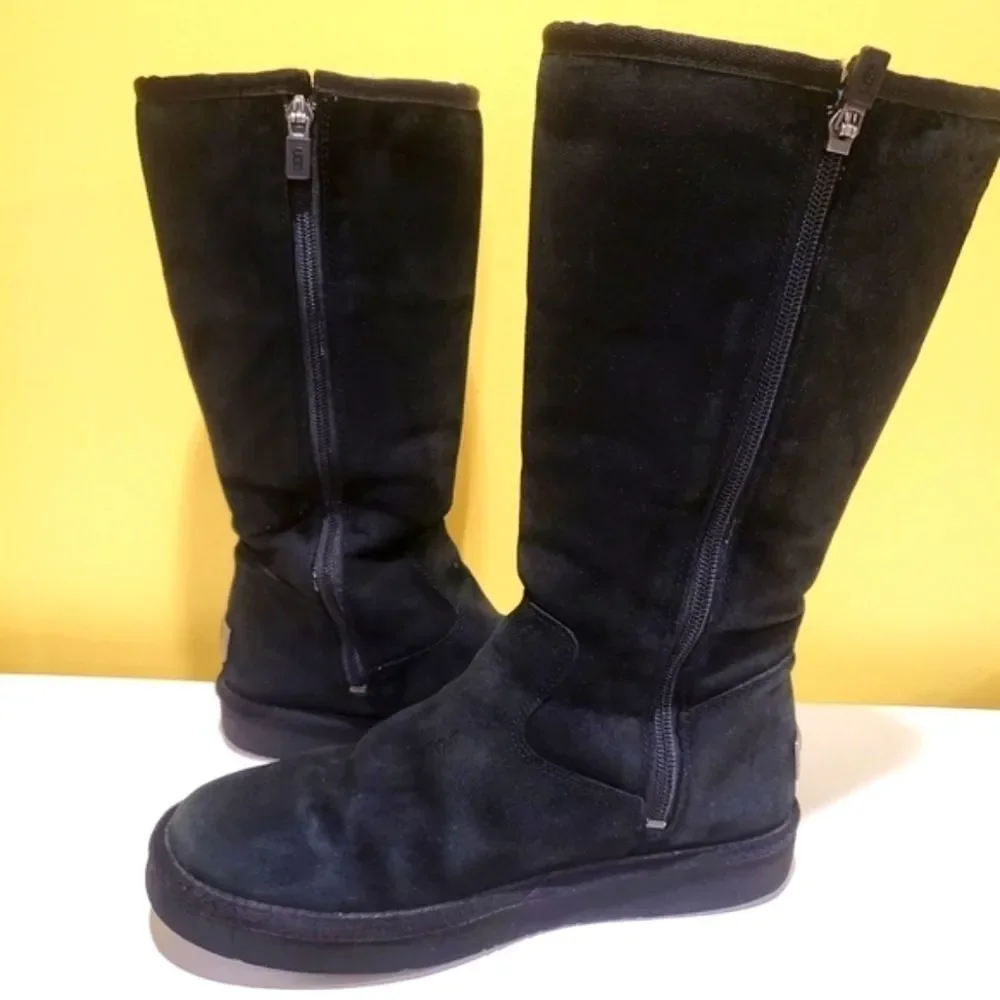 VGUC UGG Suede Sumner Tall Black Side Zipper Size 7